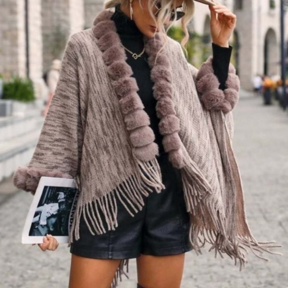 Beautiful Brown faux fur trimmed Poncho Cardgian - Picture 1 of 6